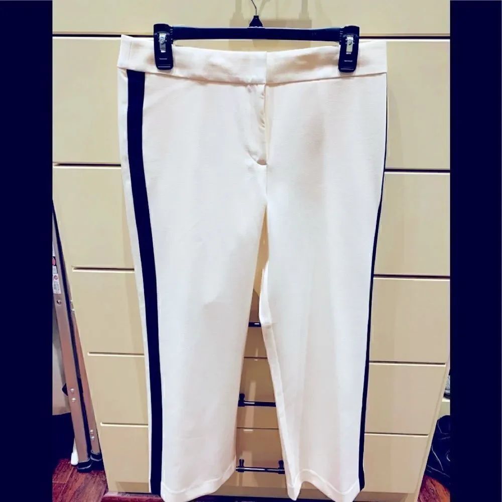 Ann Taylor Cropped trouser with black piping NWOT